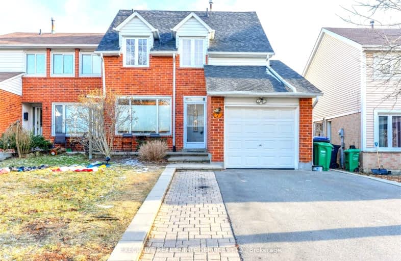 7 Courtleigh Square, Brampton | Image 1