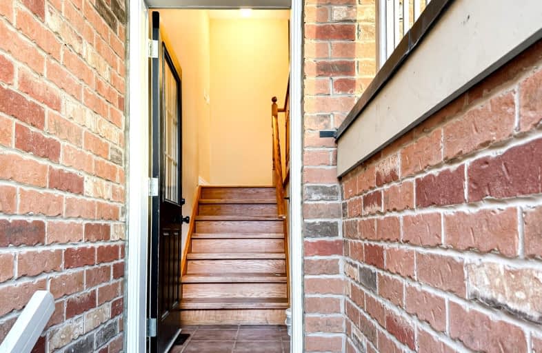 Upper-71 Jim Baird Mews, Toronto | Image 1