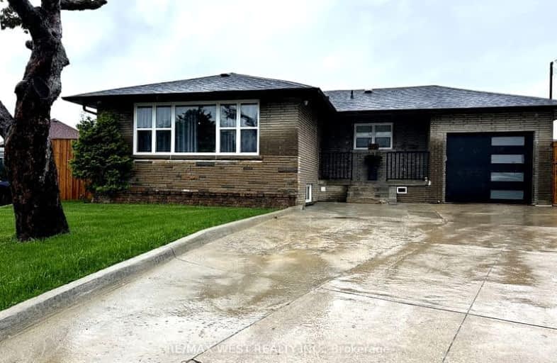 Lower-22 Galewood Drive, Toronto | Image 1