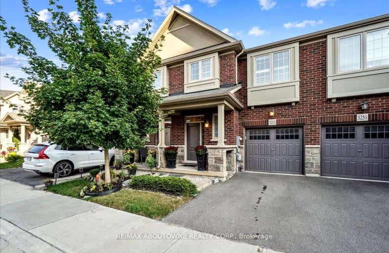 3253 Mockingbird Common, Oakville | Image 1