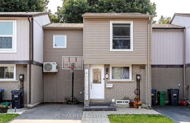 11 Hasting Square, Brampton | Image 1