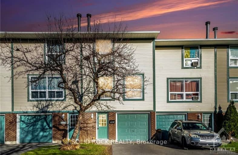 1945 GREENWAY Park, Blackburn Hamlet | Image 1