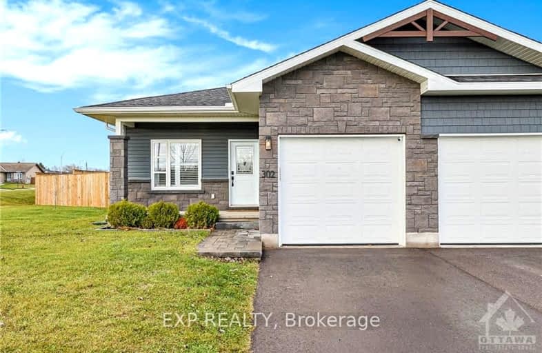 302 FORESTVIEW Crescent, Renfrew | Image 1