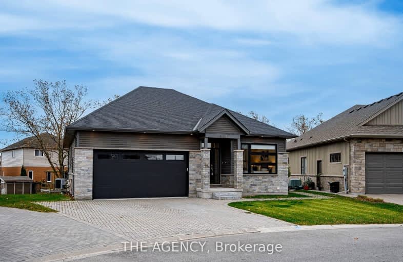 8838 Black Forest Crescent, Niagara Falls | Image 1