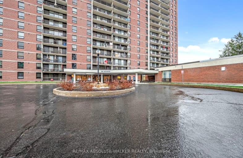 1908-665 Bathgate Drive, Overbook - Castleheights and Area | Image 1