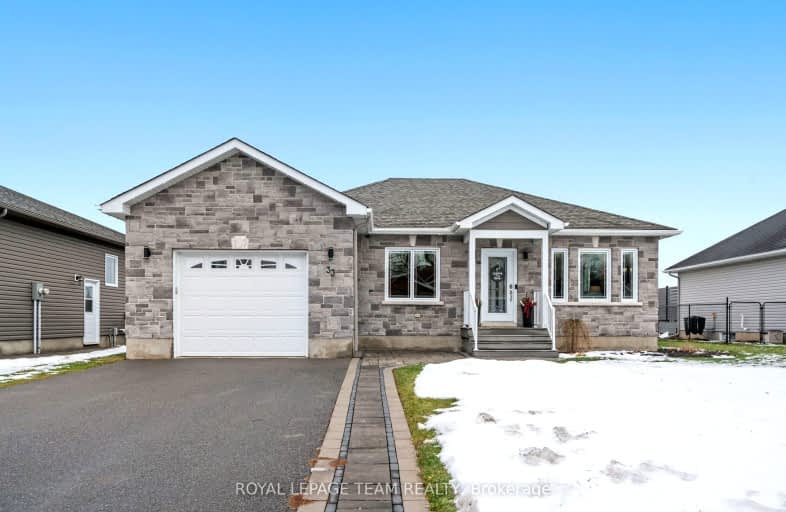 33 Christie Lane, North Dundas | Image 1