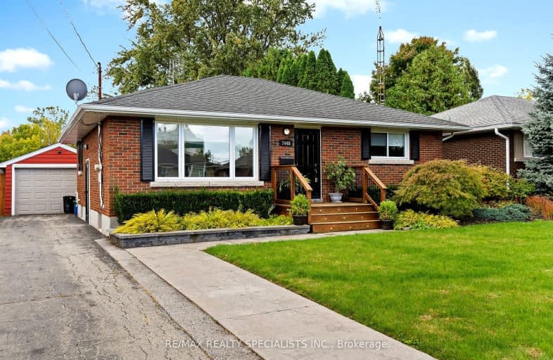 7448 Wanless Street, Niagara Falls | Image 1