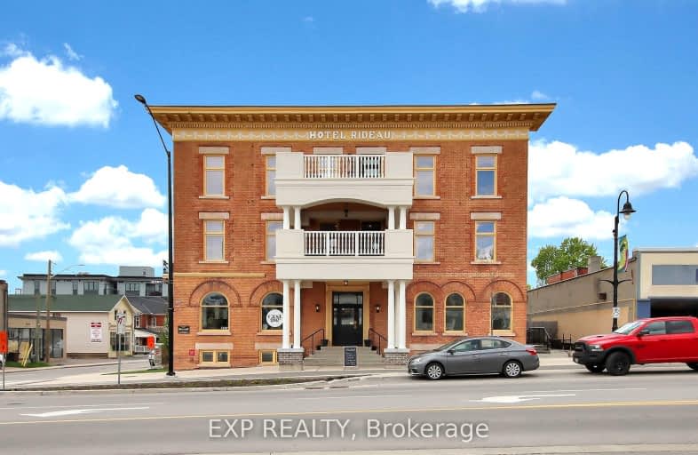 302-20 Beckwith Street North, Smiths Falls | Image 1