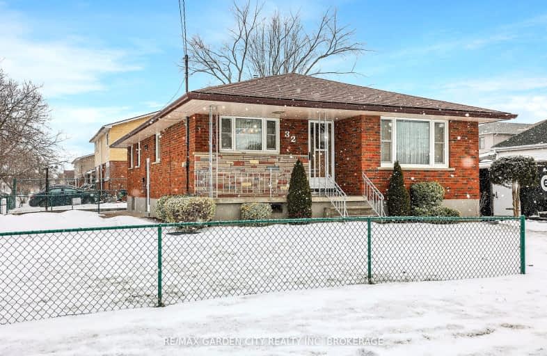 32 Sauer Avenue, Welland | Image 1