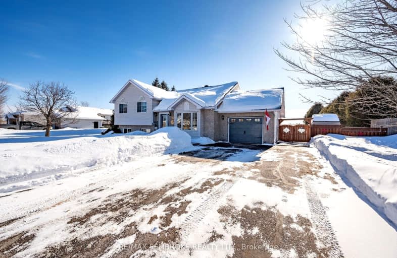 165 Pleasant View Drive, Laurentian Valley | Image 1