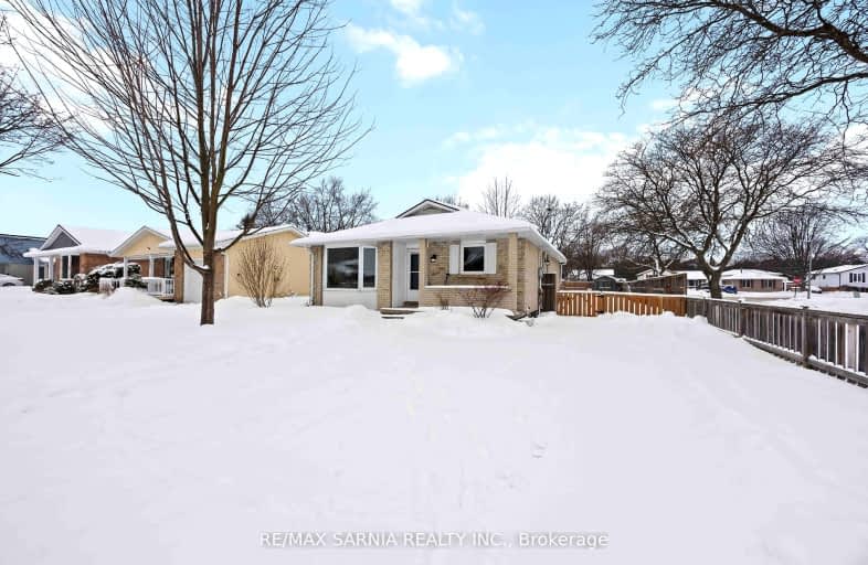 201 Hampton Avenue, Sarnia | Image 1