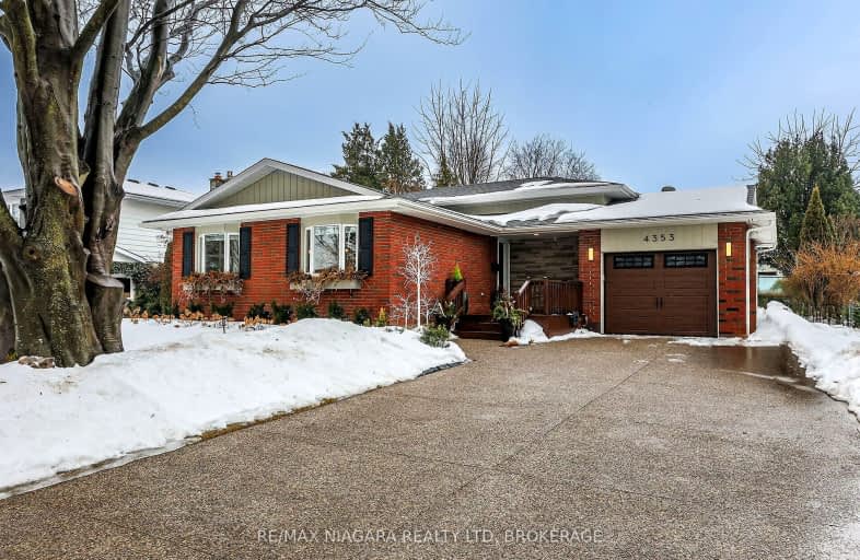 4353 Pettit Avenue, Niagara Falls | Image 1