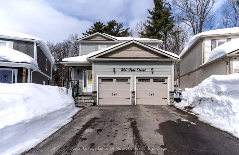 320 Pine Street East, Gravenhurst | Image 1