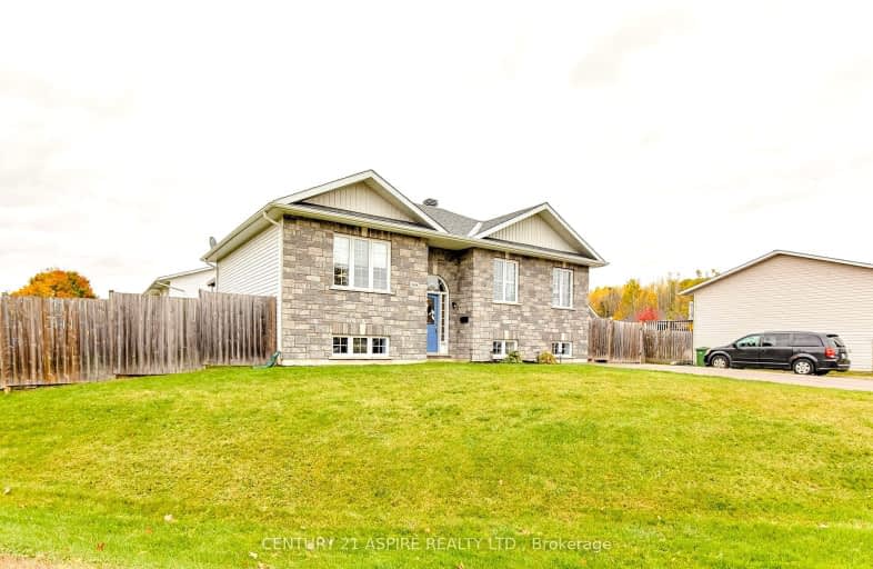 698 Fairview Avenue North, Laurentian Valley | Image 1