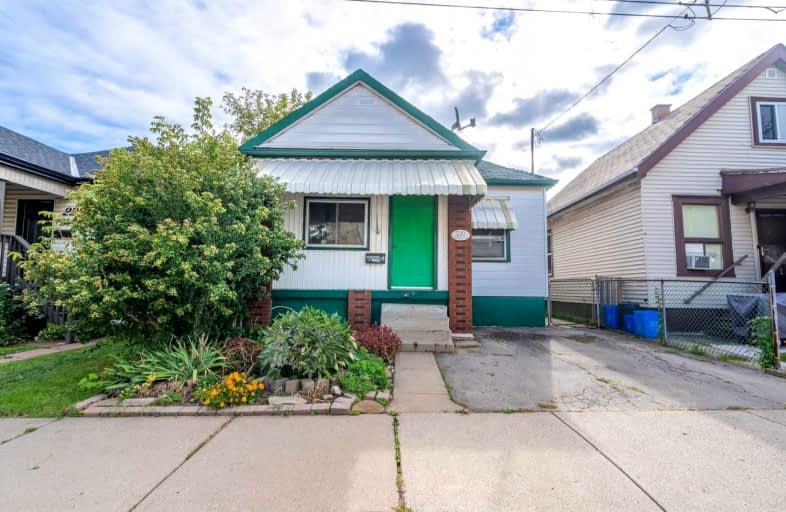220 Kensington Avenue North, Hamilton | Image 1