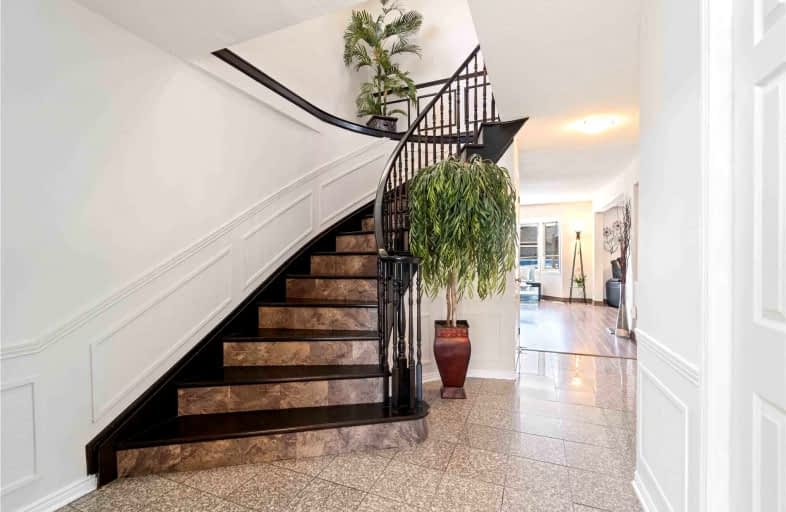 7812 Trackview Street, Niagara Falls | Image 1