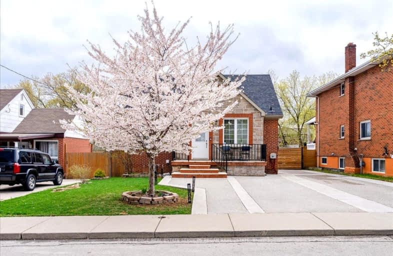 239 Cloverdale Avenue East, Hamilton | Image 1