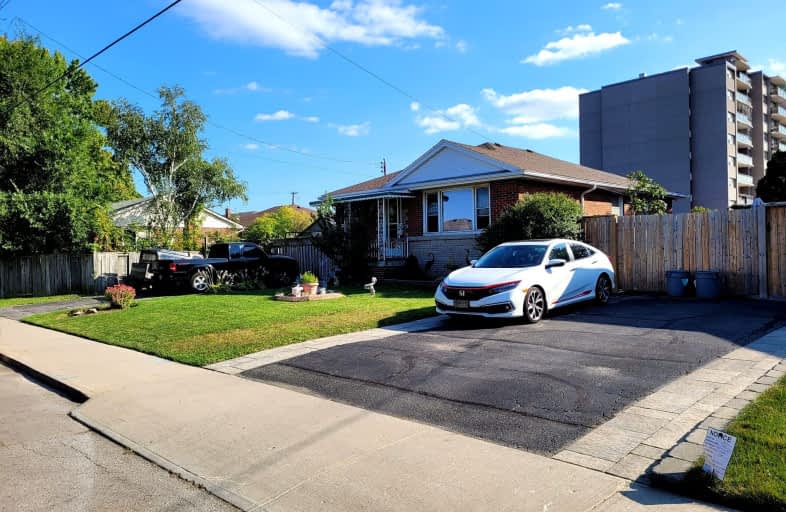 704 9th Avenue, Hamilton | Image 1