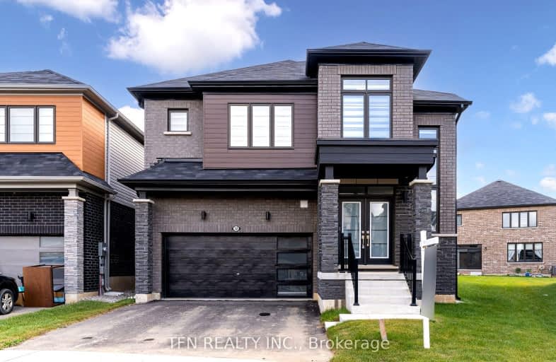 32 Carrie Crescent, Haldimand | Image 1