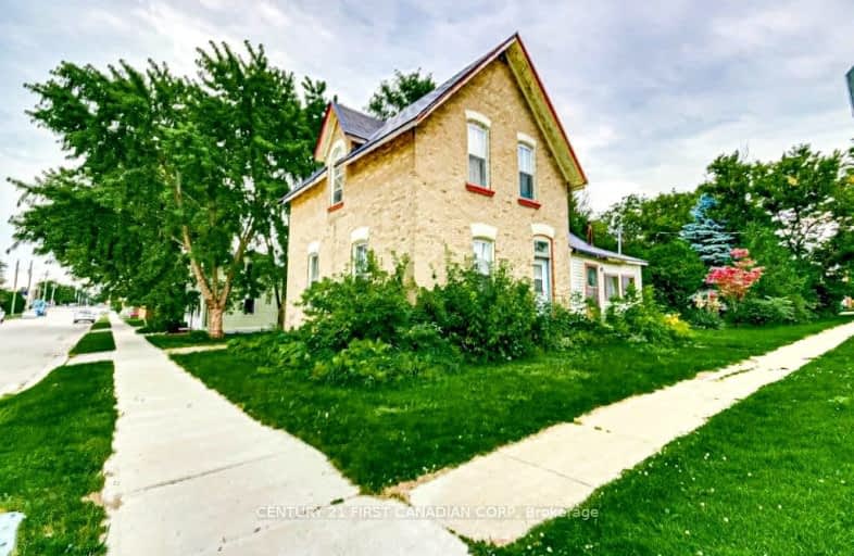 558 Niagara Street, Plympton Wyoming | Image 1