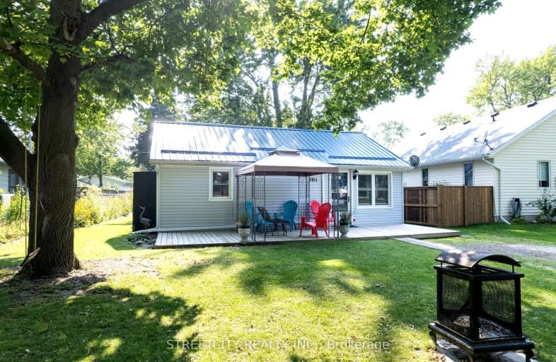 7811 Ken Street West, Plympton Wyoming | Image 1