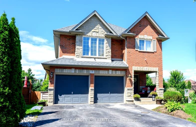 7 Pembroke Circle, Grimsby | Image 1