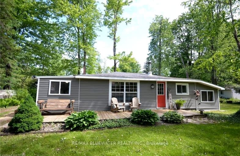 6208 London Road, Lambton Shores | Image 1