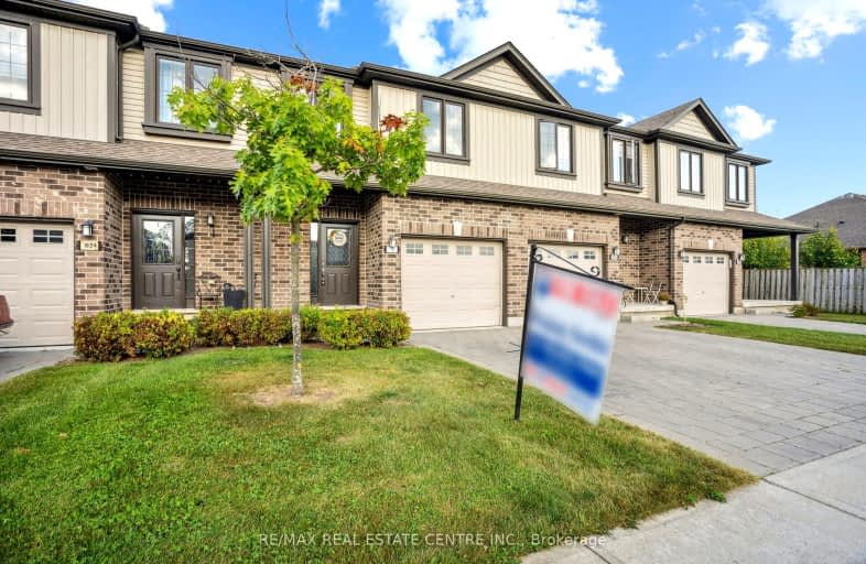 1020 Oakcrossing Gate East, London | Image 1