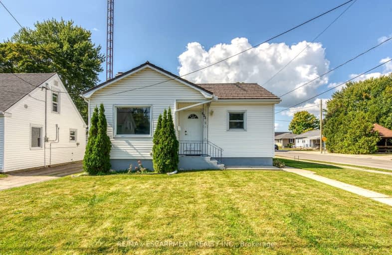 832 Pine Street, Haldimand | Image 1