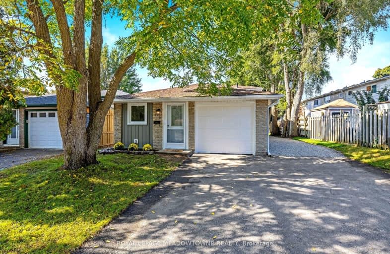 402 Pinetree Crescent, Cambridge | Image 1