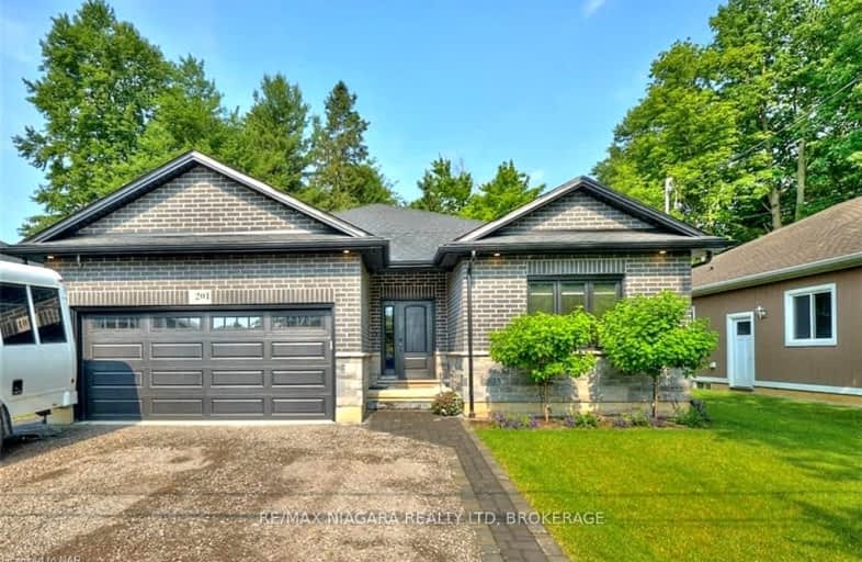 201 Pleasant Avenue North, Fort Erie | Image 1