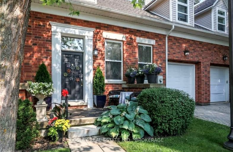 TH 4-481 Victoria Street, Niagara on the Lake | Image 1