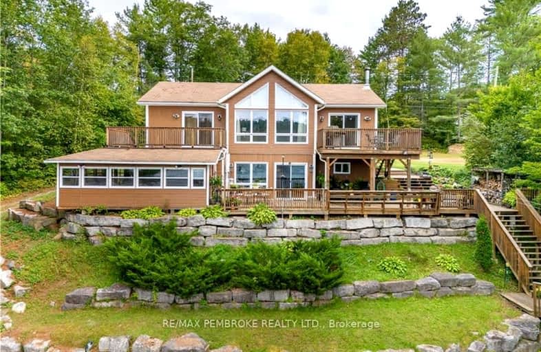 26 CLARK'S LANDING Lane, Laurentian Hills | Image 1