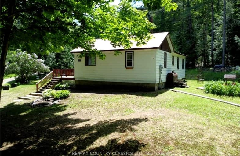 39260A COMBERMERE Road, Madawaska Valley | Image 1