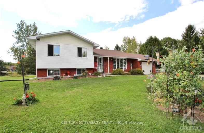 561 RIVER Road, McNab/Braeside | Image 1