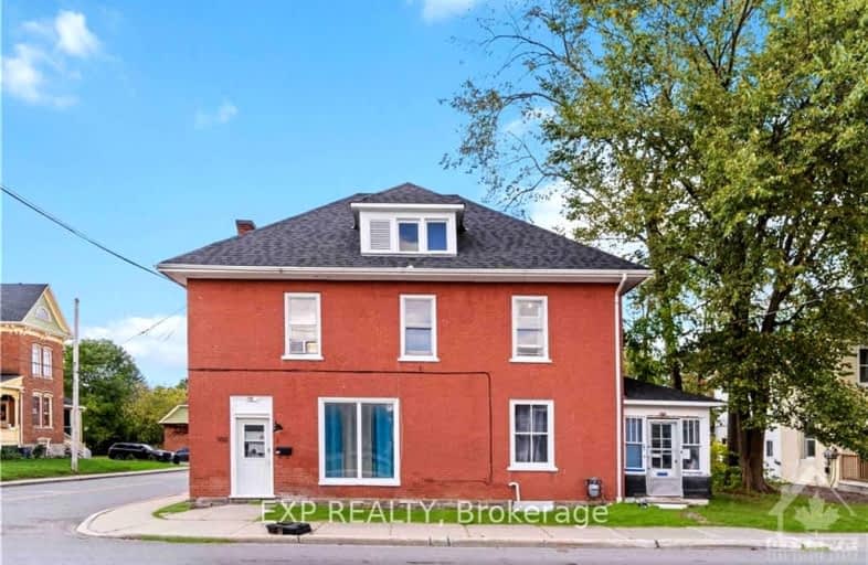 100 BROCKVILLE Street, Smiths Falls | Image 1