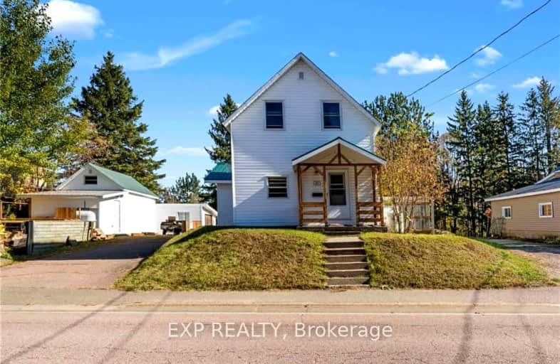 215 Queen Street, Renfrew | Image 1