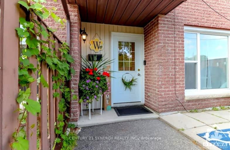 E-4 PEARL Street, Smiths Falls | Image 1